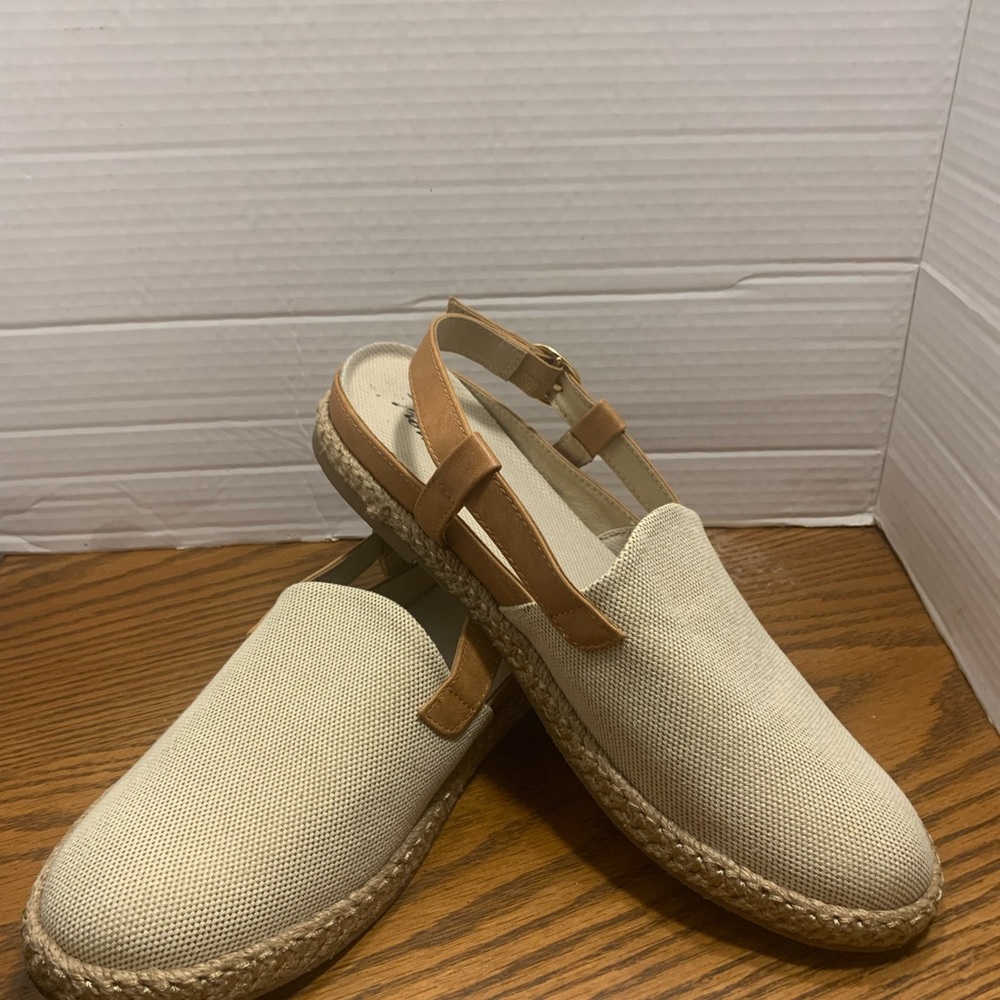 Trotters Paisley espadrilles Slingback loafers Cream and Tan canvas size11